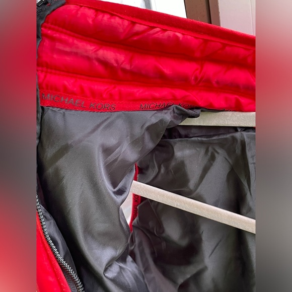 MICHAEL Michael Kors Perfect Red Down Quilted Sz. Med. Vest - Picture 12 of 16